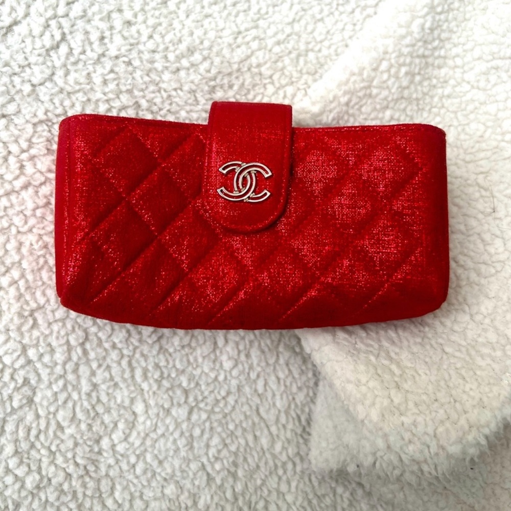CHANEL Metallic Leather Phone holder
